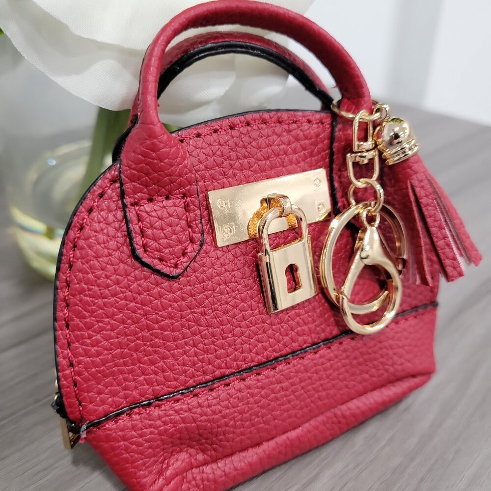 Cute Mini Faux Leather Coin Purse Bag Keychain for money/lipstick/earpods - Picture 9 of 9